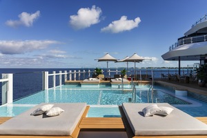 Main Pool and Infinity Pool